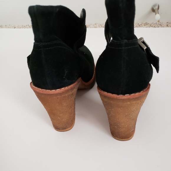 UGG Black and Brown Ankle Boots - Picture 5 of 8